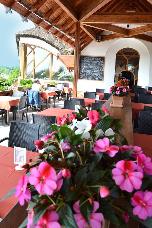 Tekergo Motel Es Etterem Velence Dış mekan fotoğraf