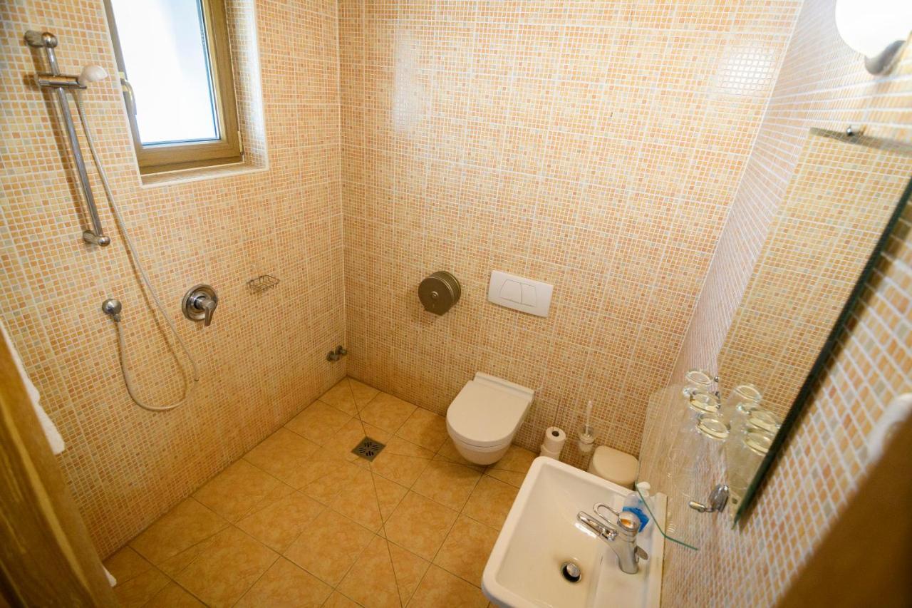 Tekergo Motel Es Etterem Velence Dış mekan fotoğraf